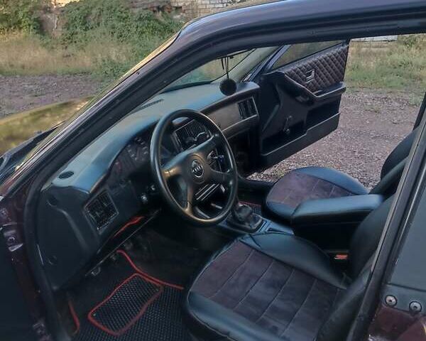 Красный Ауди 80, объемом двигателя 2 л и пробегом 410 тыс. км за 2500 $, фото 1 на Automoto.ua
