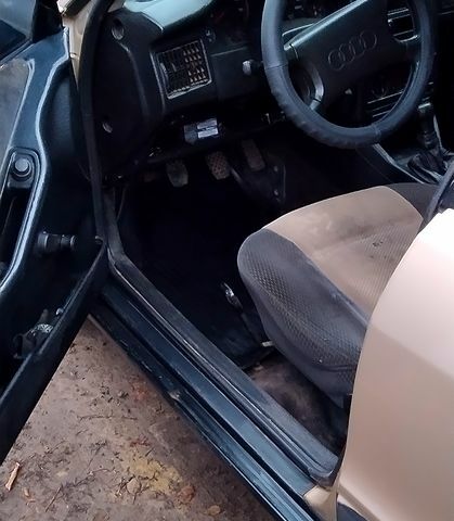 Ауди 80, объемом двигателя 1.6 л и пробегом 0 тыс. км за 1600 $, фото 1 на Automoto.ua
