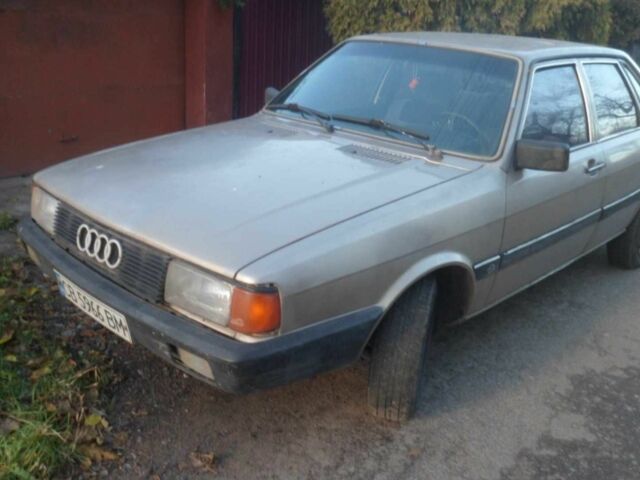 Ауди 80 1985 в Чернигове на Automoto.ua Серый Ауди 80, объемом двигателя 1.6 л и пробегом 250 тыс. км за 1008 $, фото 1 на Automoto.ua