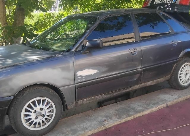 Серый Ауди 80, объемом двигателя 1.8 л и пробегом 1 тыс. км за 1200 $, фото 1 на Automoto.ua