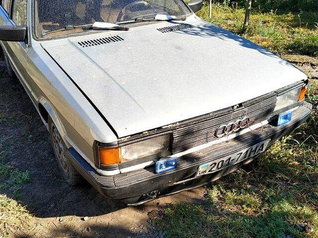 Сірий Ауді 80, об'ємом двигуна 2 л та пробігом 320 тис. км за 550 $, фото 1 на Automoto.ua