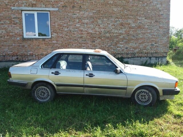Серый Ауди 80, объемом двигателя 0 л и пробегом 300 тыс. км за 1100 $, фото 1 на Automoto.ua