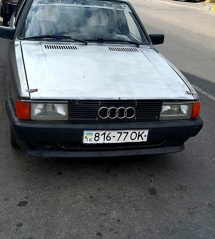 Серый Ауди 80, объемом двигателя 1.6 л и пробегом 480 тыс. км за 700 $, фото 1 на Automoto.ua