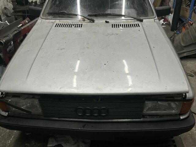 Серый Ауди 80, объемом двигателя 1.8 л и пробегом 3 тыс. км за 440 $, фото 1 на Automoto.ua