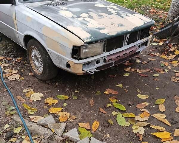 Серый Ауди 80, объемом двигателя 1.6 л и пробегом 300 тыс. км за 800 $, фото 1 на Automoto.ua