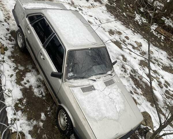 Серый Ауди 80, объемом двигателя 1.6 л и пробегом 400 тыс. км за 450 $, фото 1 на Automoto.ua