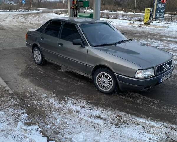 Серый Ауди 80, объемом двигателя 1.8 л и пробегом 235 тыс. км за 3000 $, фото 1 на Automoto.ua