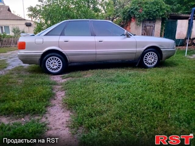 Серый Ауди 80, объемом двигателя 1.8 л и пробегом 187 тыс. км за 2200 $, фото 1 на Automoto.ua