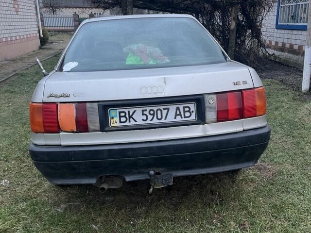 Сірий Ауді 80, об'ємом двигуна 1.8 л та пробігом 279 тис. км за 800 $, фото 1 на Automoto.ua
