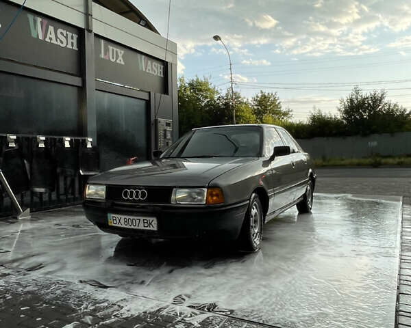 Серый Ауди 80, объемом двигателя 1.8 л и пробегом 474 тыс. км за 1800 $, фото 1 на Automoto.ua