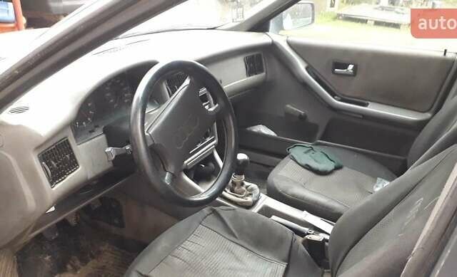 Серый Ауди 80, объемом двигателя 1.8 л и пробегом 350 тыс. км за 1950 $, фото 1 на Automoto.ua