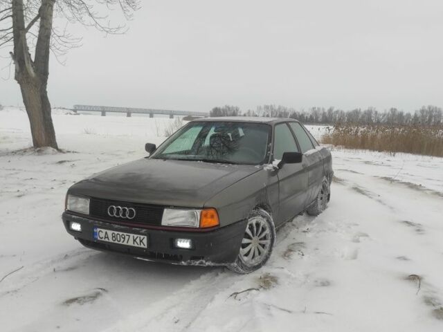 Серый Ауди 80, объемом двигателя 1.6 л и пробегом 259 тыс. км за 1800 $, фото 1 на Automoto.ua