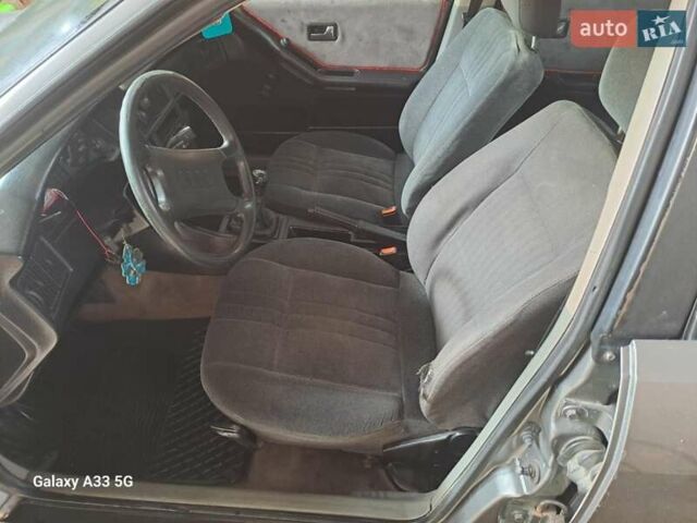 Серый Ауди 80, объемом двигателя 1.6 л и пробегом 350 тыс. км за 1800 $, фото 1 на Automoto.ua