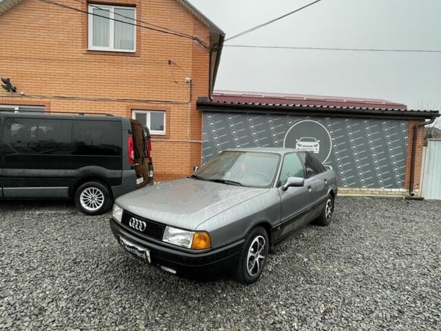 Серый Ауди 80, объемом двигателя 1.8 л и пробегом 300 тыс. км за 2300 $, фото 1 на Automoto.ua