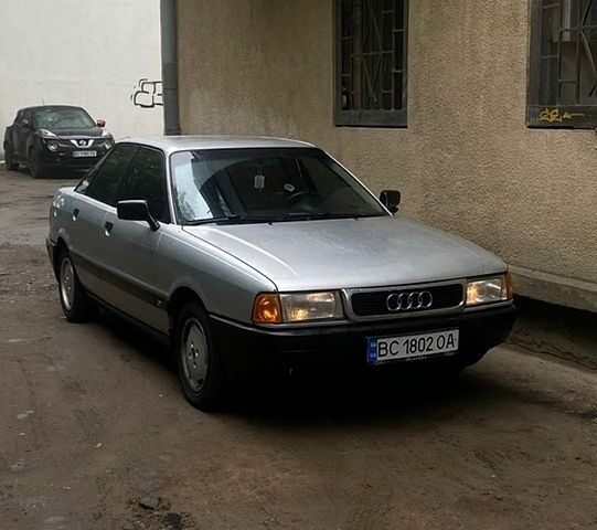 Сірий Ауді 80, об'ємом двигуна 1.8 л та пробігом 250 тис. км за 1680 $, фото 1 на Automoto.ua