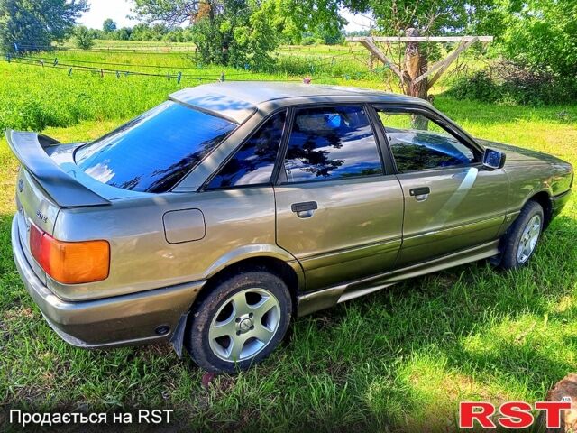 Серый Ауди 80, объемом двигателя 2 л и пробегом 300 тыс. км за 1900 $, фото 1 на Automoto.ua