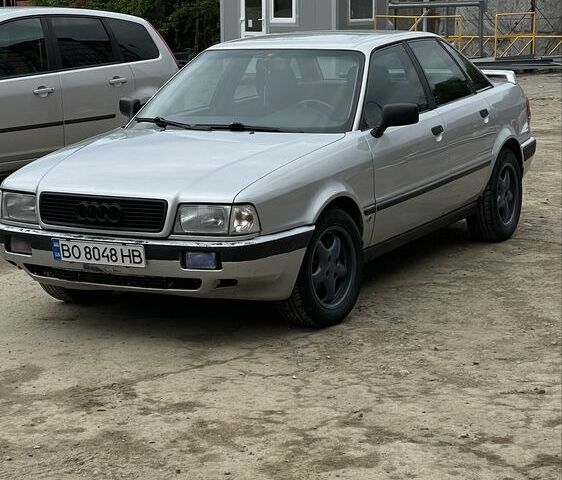 Серый Ауди 80, объемом двигателя 2 л и пробегом 414 тыс. км за 2500 $, фото 1 на Automoto.ua