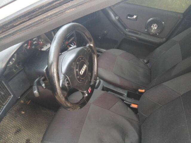 Серый Ауди 80, объемом двигателя 0 л и пробегом 200 тыс. км за 700 $, фото 1 на Automoto.ua