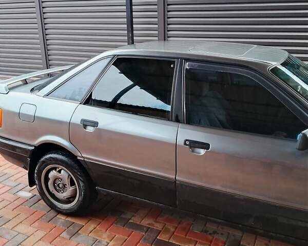 Серый Ауди 80, объемом двигателя 1.8 л и пробегом 350 тыс. км за 1800 $, фото 1 на Automoto.ua