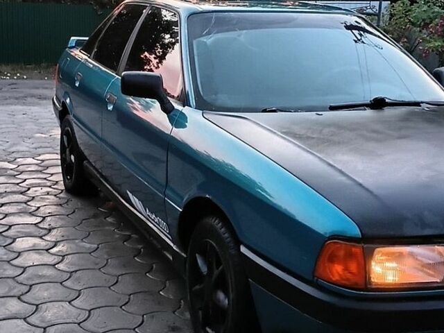 Синий Ауди 80, объемом двигателя 1.8 л и пробегом 300 тыс. км за 1600 $, фото 1 на Automoto.ua