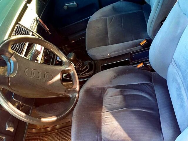 Синий Ауди 80, объемом двигателя 1.8 л и пробегом 230 тыс. км за 1100 $, фото 1 на Automoto.ua