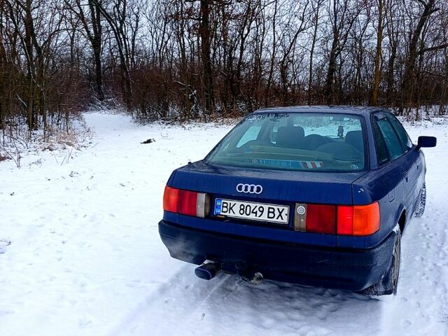 Синий Ауди 80, объемом двигателя 1.8 л и пробегом 372 тыс. км за 1450 $, фото 1 на Automoto.ua