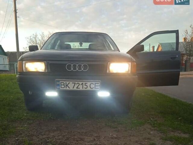 Синий Ауди 80, объемом двигателя 1.8 л и пробегом 476 тыс. км за 1550 $, фото 1 на Automoto.ua