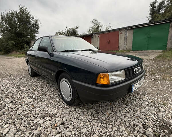 Синий Ауди 80, объемом двигателя 1.6 л и пробегом 250 тыс. км за 2499 $, фото 1 на Automoto.ua