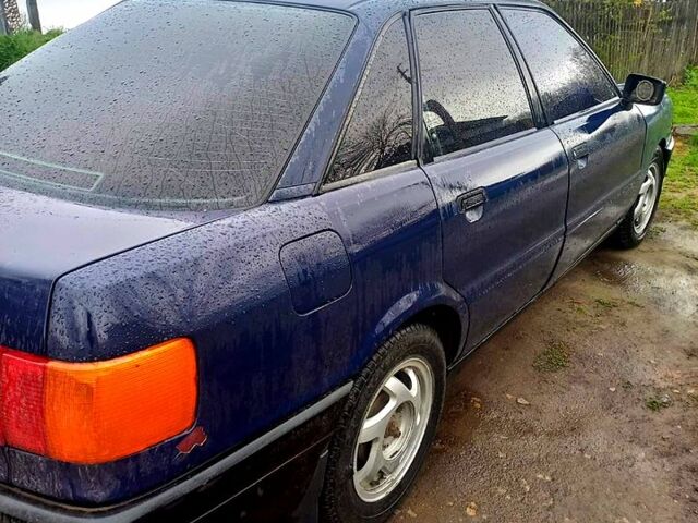 Синий Ауди 80, объемом двигателя 1.8 л и пробегом 150 тыс. км за 1500 $, фото 1 на Automoto.ua