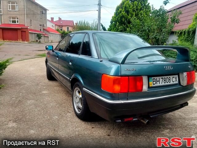 Синий Ауди 80, объемом двигателя 1.8 л и пробегом 258 тыс. км за 1750 $, фото 1 на Automoto.ua