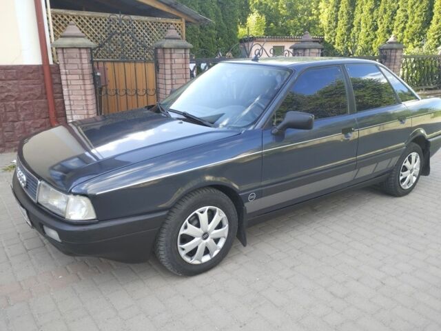 Синий Ауди 80, объемом двигателя 2 л и пробегом 324 тыс. км за 1554 $, фото 1 на Automoto.ua