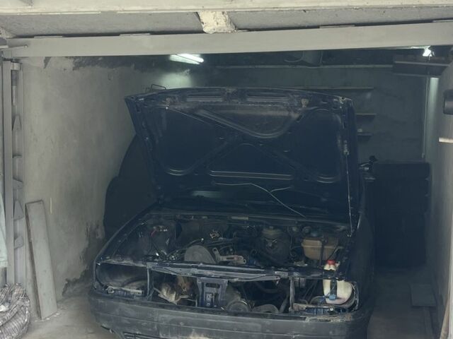 Синій Ауді 80, об'ємом двигуна 1.8 л та пробігом 220 тис. км за 350 $, фото 1 на Automoto.ua