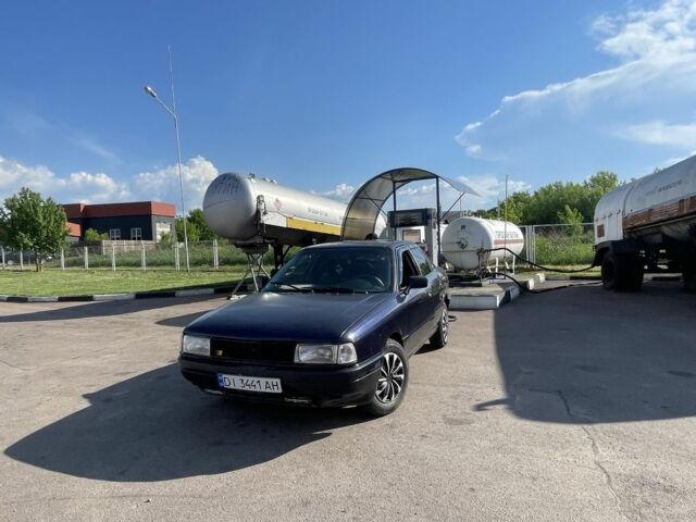 Синий Ауди 80, объемом двигателя 1.8 л и пробегом 444 тыс. км за 1450 $, фото 1 на Automoto.ua