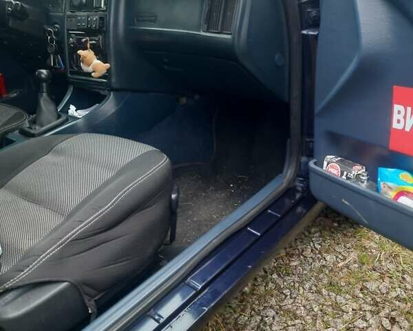 Синий Ауди 80, объемом двигателя 1.8 л и пробегом 422 тыс. км за 2000 $, фото 1 на Automoto.ua