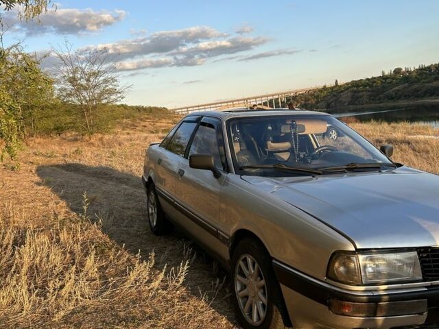 Серый Ауди 90, объемом двигателя 2.3 л и пробегом 480 тыс. км за 1600 $, фото 1 на Automoto.ua