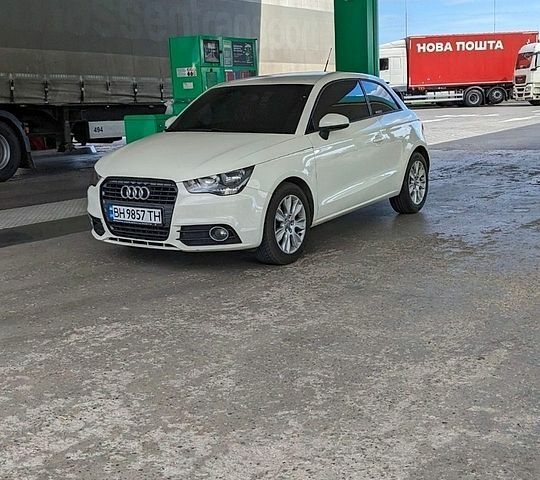 Білий Ауді А1, об'ємом двигуна 1.39 л та пробігом 143 тис. км за 7500 $, фото 1 на Automoto.ua