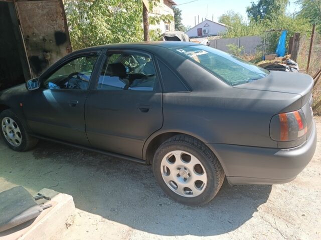 Чорний Ауді А1, об'ємом двигуна 0 л та пробігом 300 тис. км за 2003 $, фото 1 на Automoto.ua