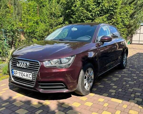 Красный Ауди А1, объемом двигателя 1.39 л и пробегом 122 тыс. км за 9000 $, фото 1 на Automoto.ua