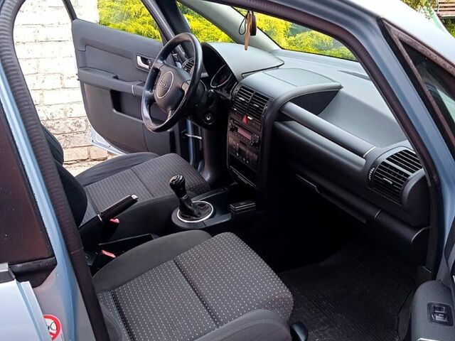 Синий Ауди А2, объемом двигателя 1.6 л и пробегом 305 тыс. км за 4000 $, фото 1 на Automoto.ua