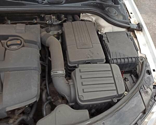 Білий Ауді А3, об'ємом двигуна 1.6 л та пробігом 201 тис. км за 7900 $, фото 1 на Automoto.ua