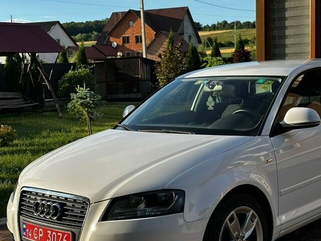 Белый Ауди А3, объемом двигателя 1.6 л и пробегом 184 тыс. км за 7900 $, фото 1 на Automoto.ua
