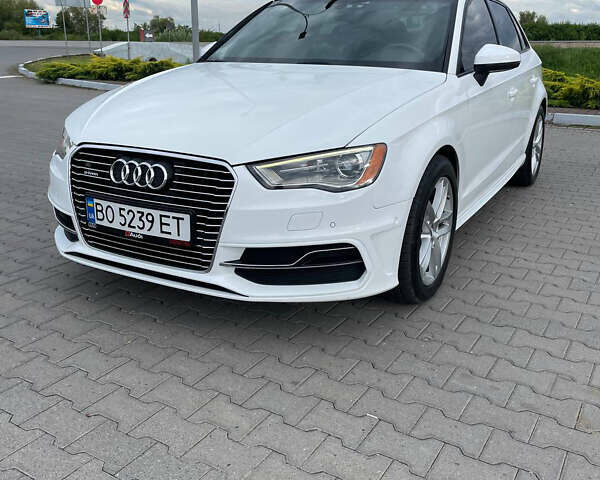 Белый Ауди А3, объемом двигателя 1.4 л и пробегом 105 тыс. км за 13900 $, фото 1 на Automoto.ua