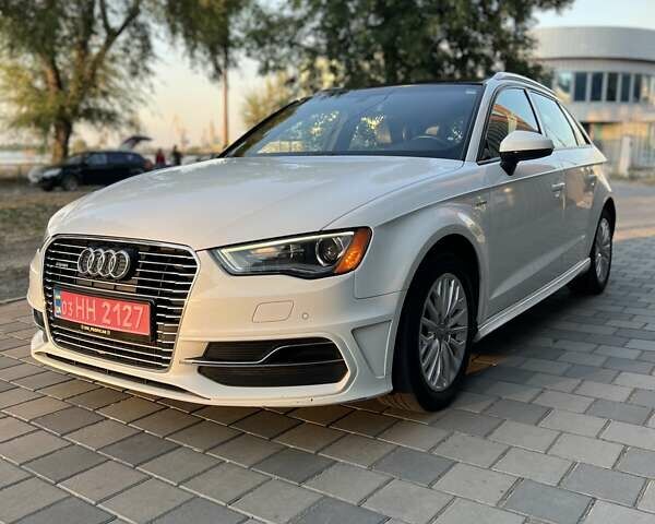 Белый Ауди А3, объемом двигателя 0 л и пробегом 177 тыс. км за 16000 $, фото 1 на Automoto.ua