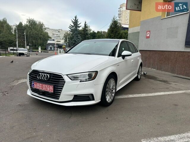 Белый Ауди А3, объемом двигателя 1.4 л и пробегом 295 тыс. км за 12550 $, фото 1 на Automoto.ua