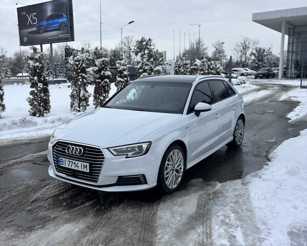 Белый Ауди А3, объемом двигателя 1.4 л и пробегом 80 тыс. км за 17700 $, фото 1 на Automoto.ua