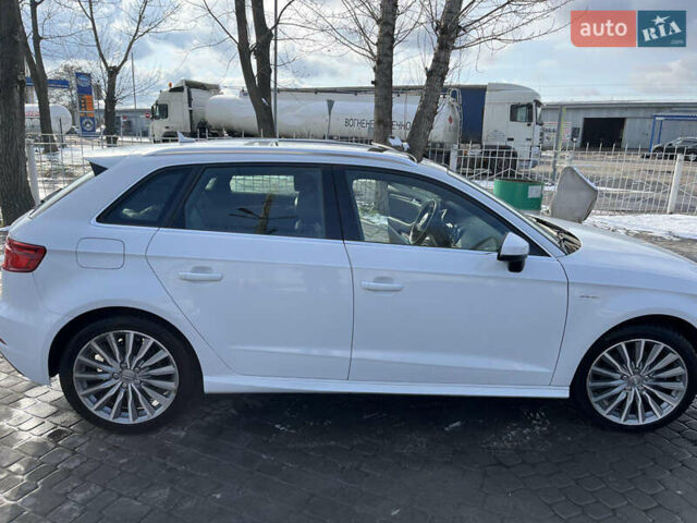 Белый Ауди А3, объемом двигателя 1.4 л и пробегом 95 тыс. км за 21699 $, фото 1 на Automoto.ua