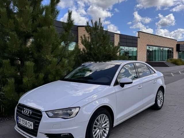 Белый Ауди А3, объемом двигателя 2 л и пробегом 28 тыс. км за 19000 $, фото 1 на Automoto.ua