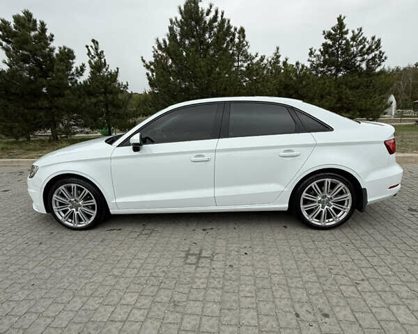 Белый Ауди А3, объемом двигателя 1.97 л и пробегом 116 тыс. км за 18000 $, фото 1 на Automoto.ua