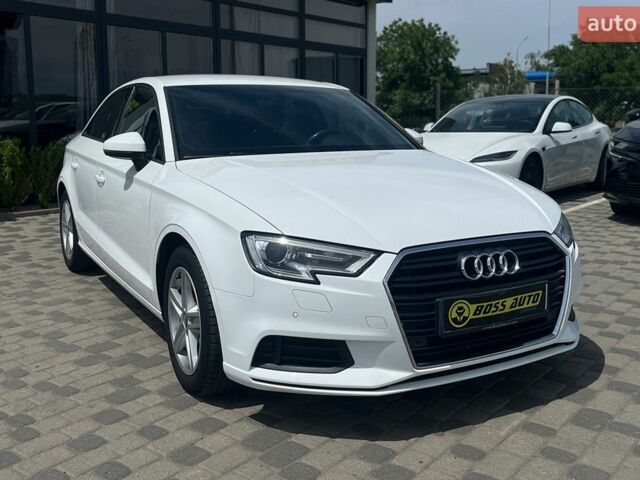 Белый Ауди А3, объемом двигателя 1.6 л и пробегом 220 тыс. км за 16100 $, фото 1 на Automoto.ua