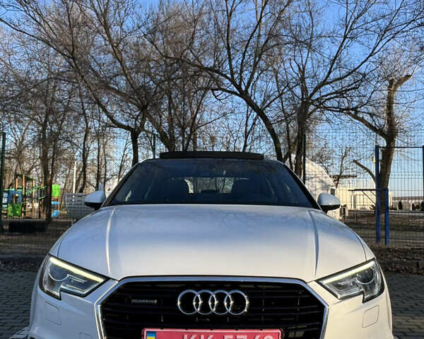 Белый Ауди А3, объемом двигателя 2 л и пробегом 121 тыс. км за 18800 $, фото 1 на Automoto.ua